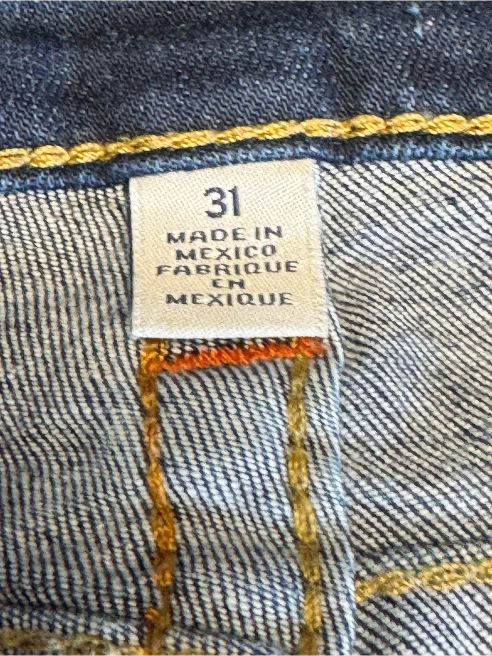 EUC True Religion Ricky jeans featuring signature flap back pockets SZ 31/31